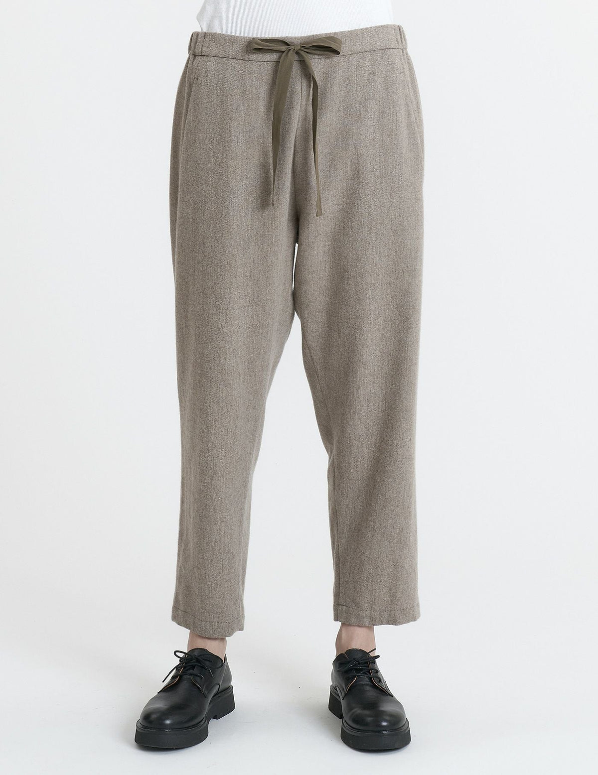 ECO WOOLフラノ テーパードパンツ