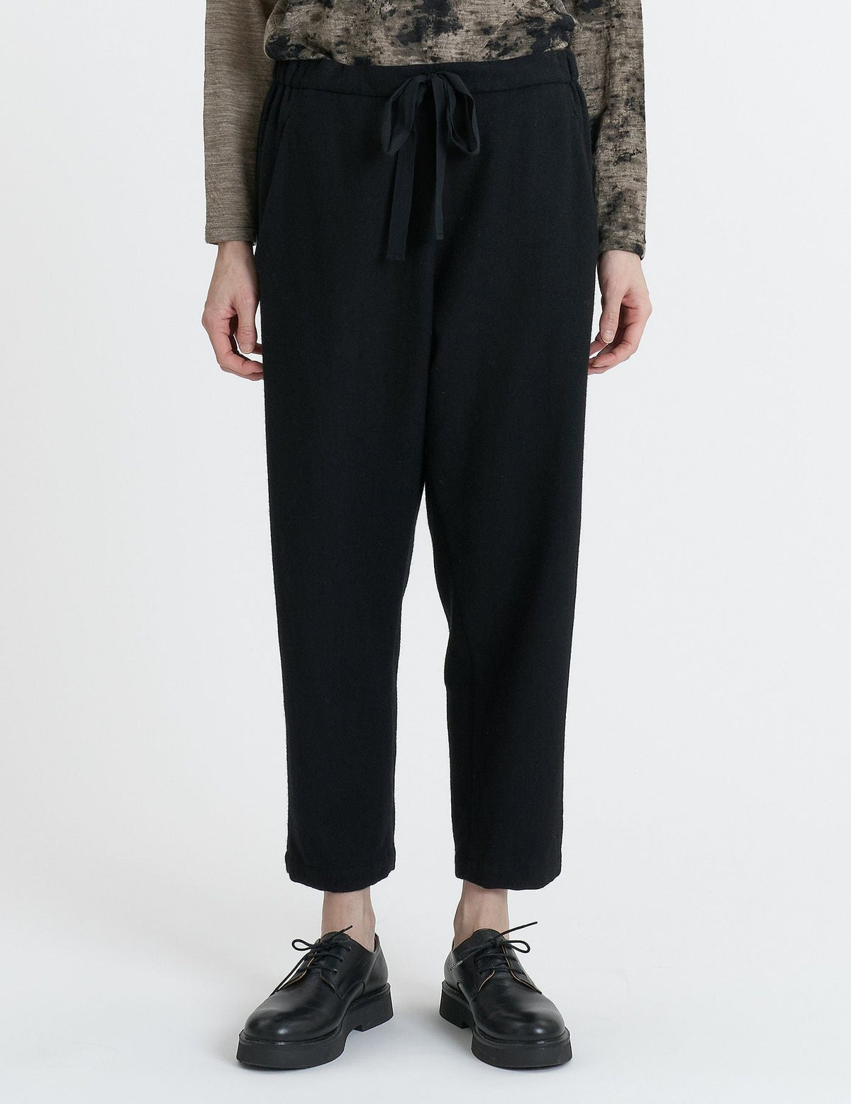 ECO WOOLフラノ テーパードパンツ