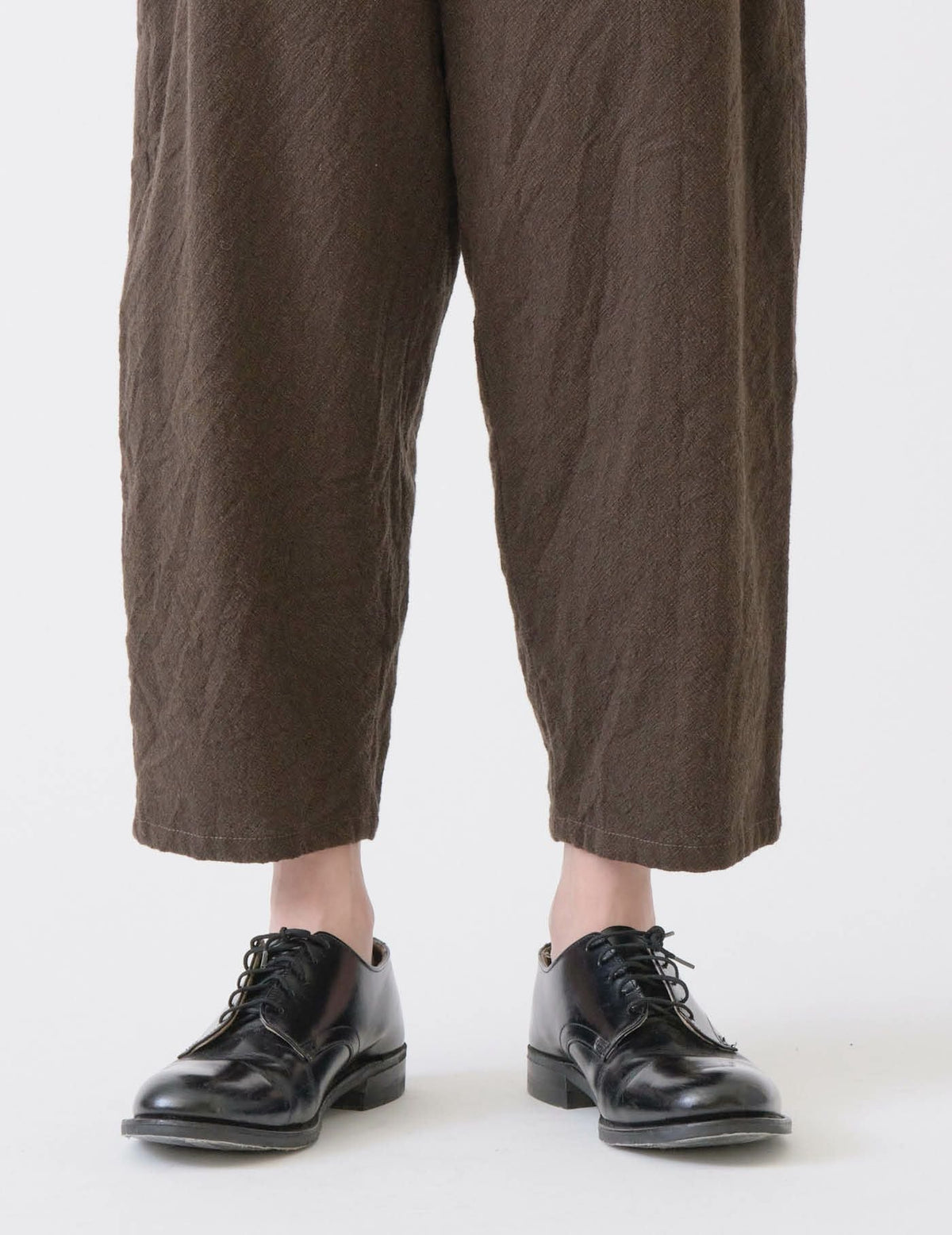 ノンミュージングウールコットン クロップドパンツ