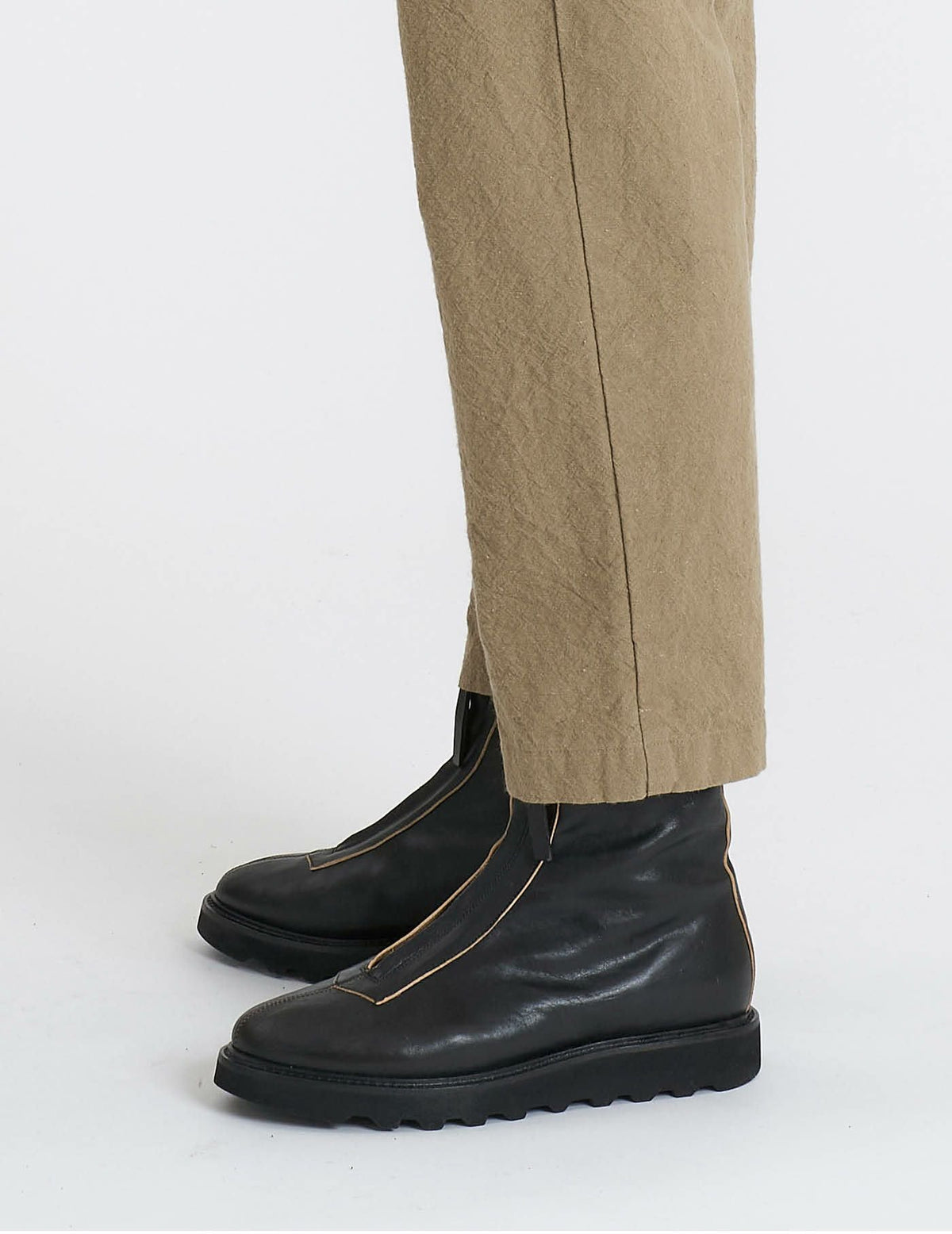 綿リネンキャンバス テーパードパンツ