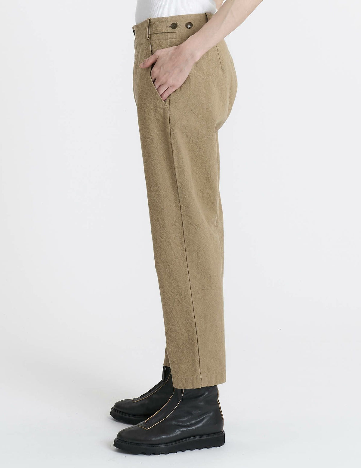 綿リネンキャンバス テーパードパンツ