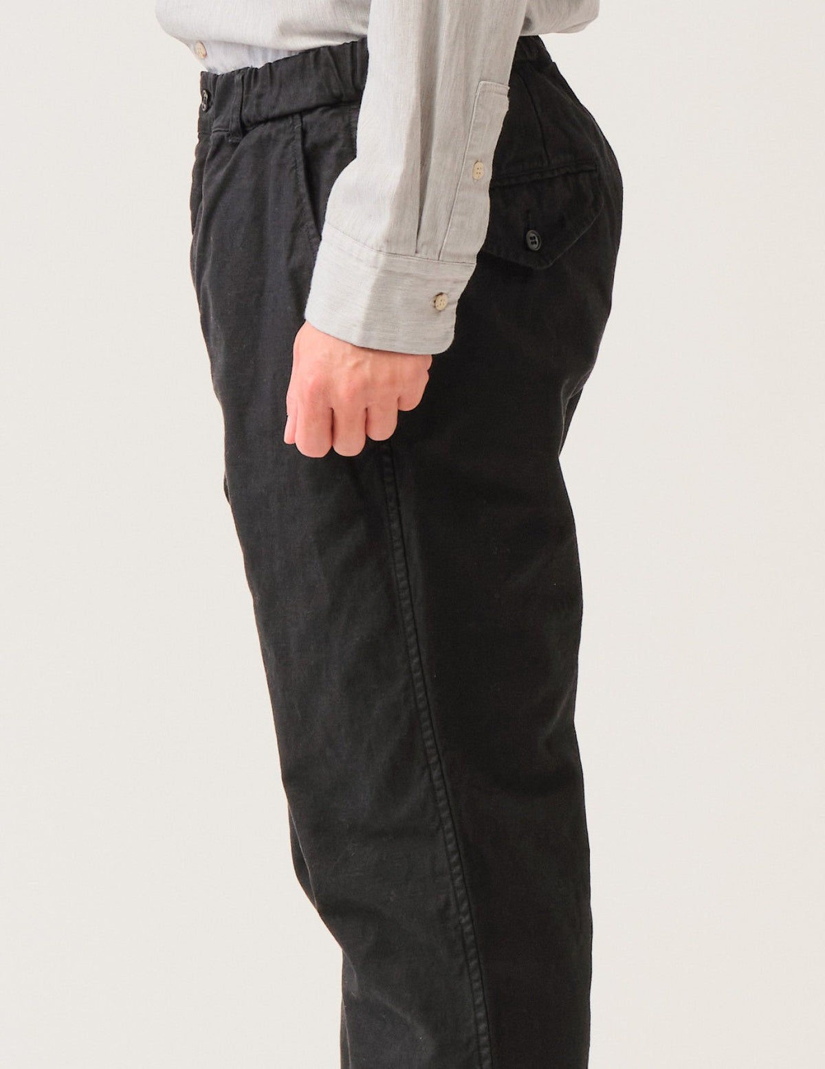 CO/LIバックサテンテーパードパンツ